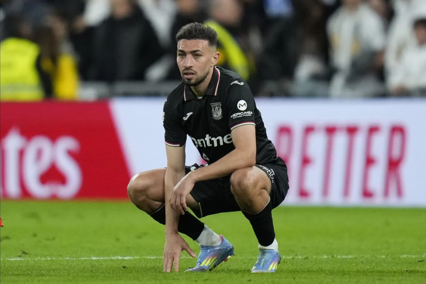 Sous contrat avec un club iranien, Munir El Haddadi a quitté le pays en voiture