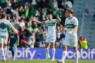 Le protocole antiraciste déclenché lors de la rencontre Elche-Espanyol Barcelone