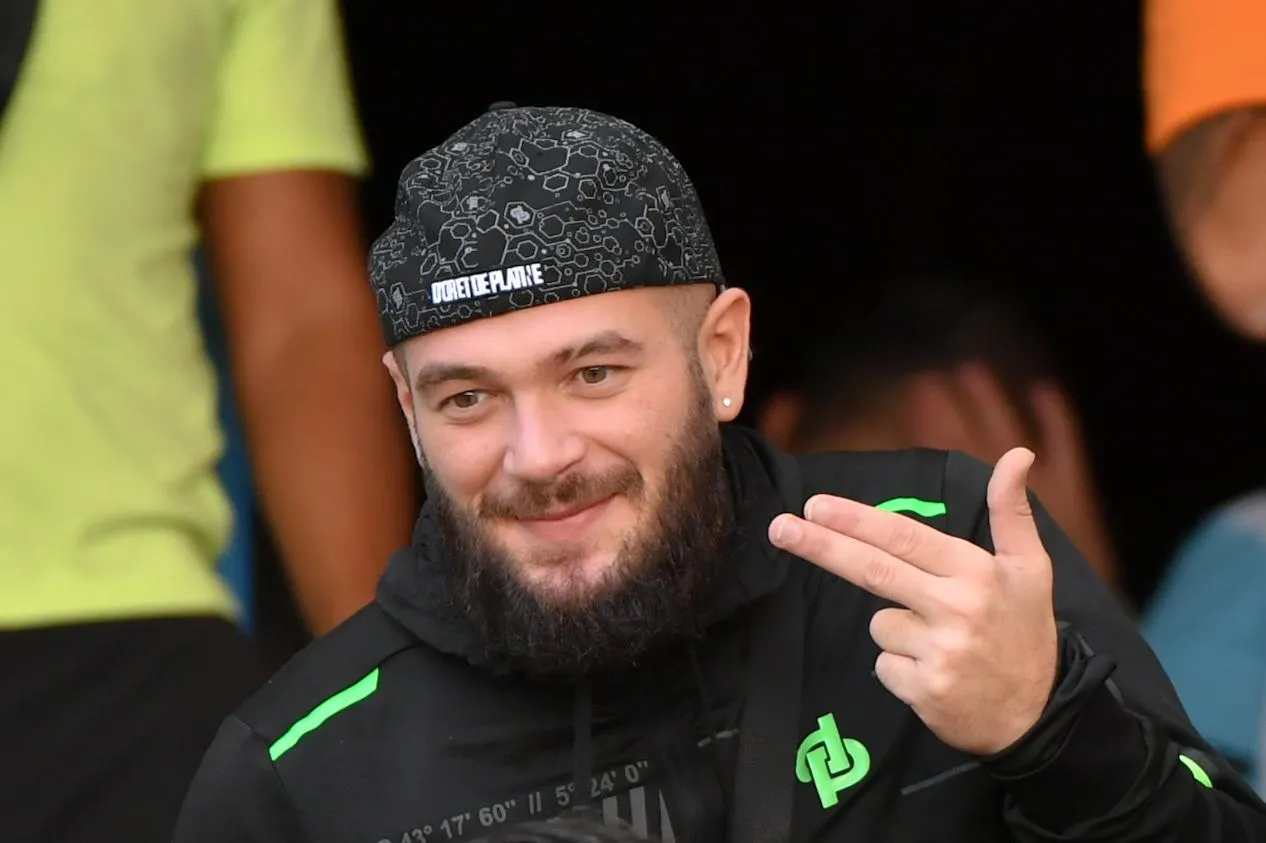 L’OM célèbre la victoire contre l’OL avec Jul dans le vestiaire