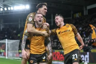 Un joueur de Hull City vomit sur le terrain en Championship