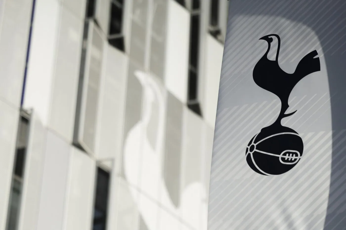 Tottenham bannit trois supporters à vie après des saluts nazis
