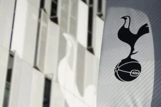 Tottenham bannit trois supporters à vie après des saluts nazis