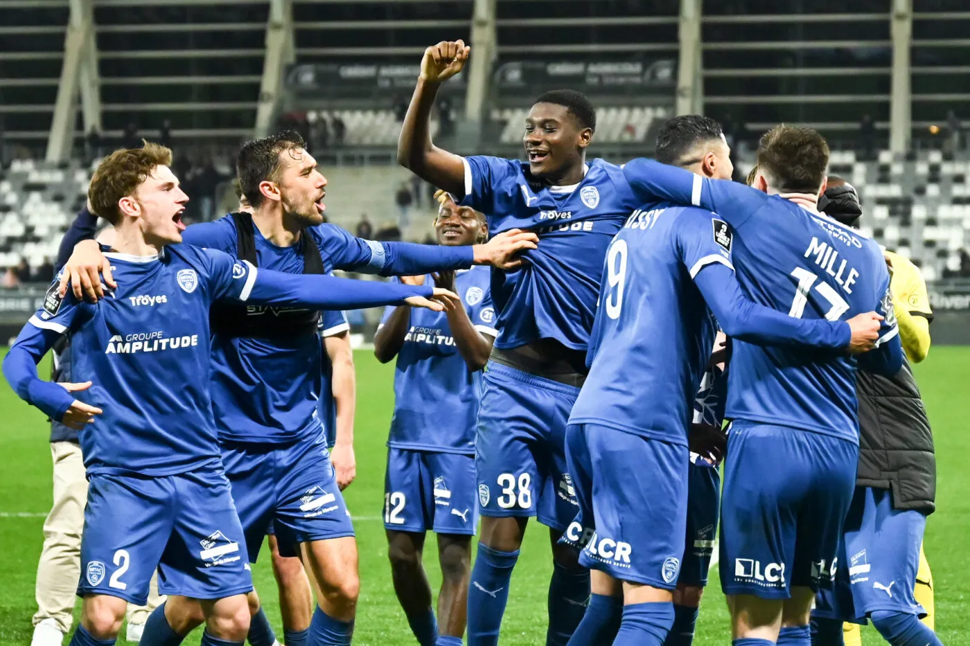 Vainqueur à Amiens, Troyes repasse devant Saint-Étienne