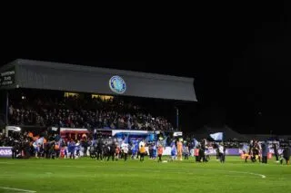 Le stade de Macclesfield ravagé par les flammes
