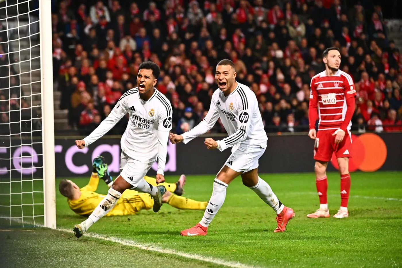 Kylian Mbappé au soutien de Rodrygo après sa grosse blessure