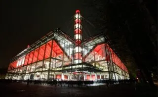 Le speaker du FC Cologne pète un câble au micro en plein match