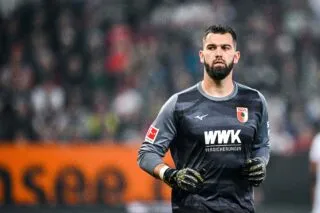 Quand l'ancien Rennais Tomáš Koubek envoie un ballon sur un balcon
