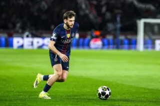 Kvicha Kvaratskhelia apprécie les Parisiens pour leur politesse