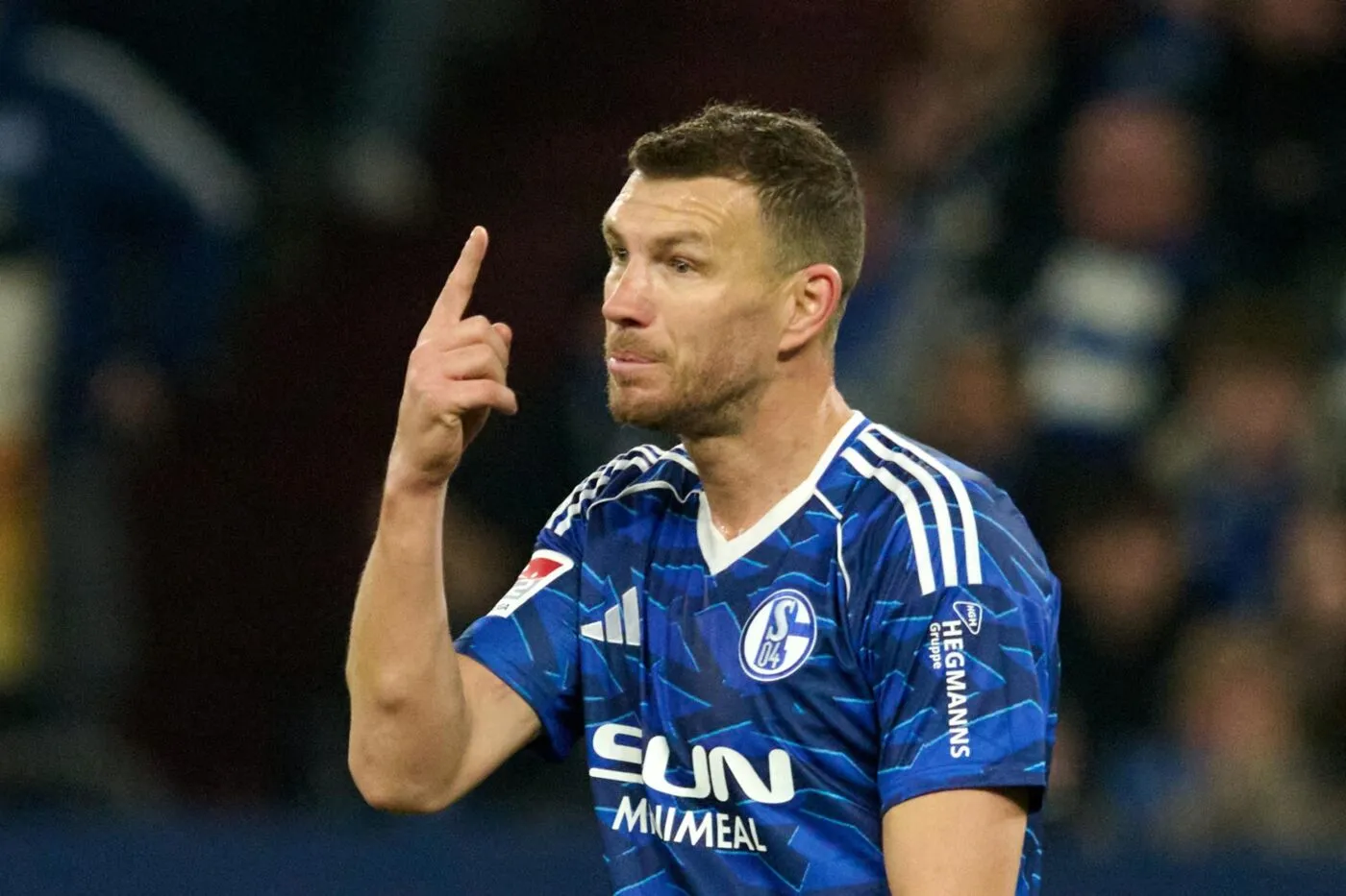 Edin Džeko a refusé un énorme salaire au Paris FC