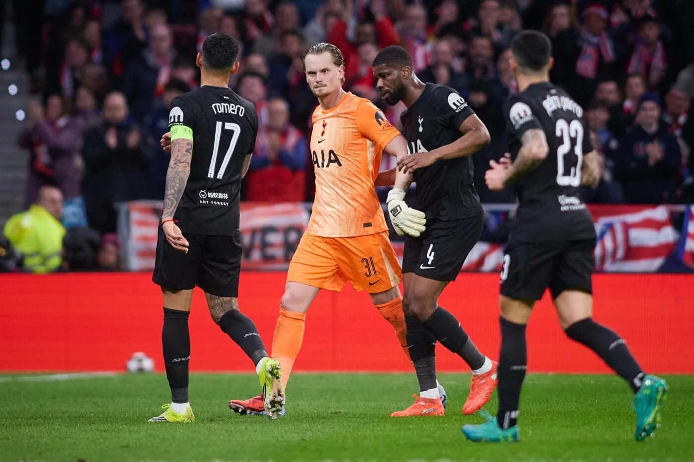 « Être gardien, c’est accepter de passer des mauvaises nuits comme ça » : Joe Hart envoie de la force à Antonín Kinský