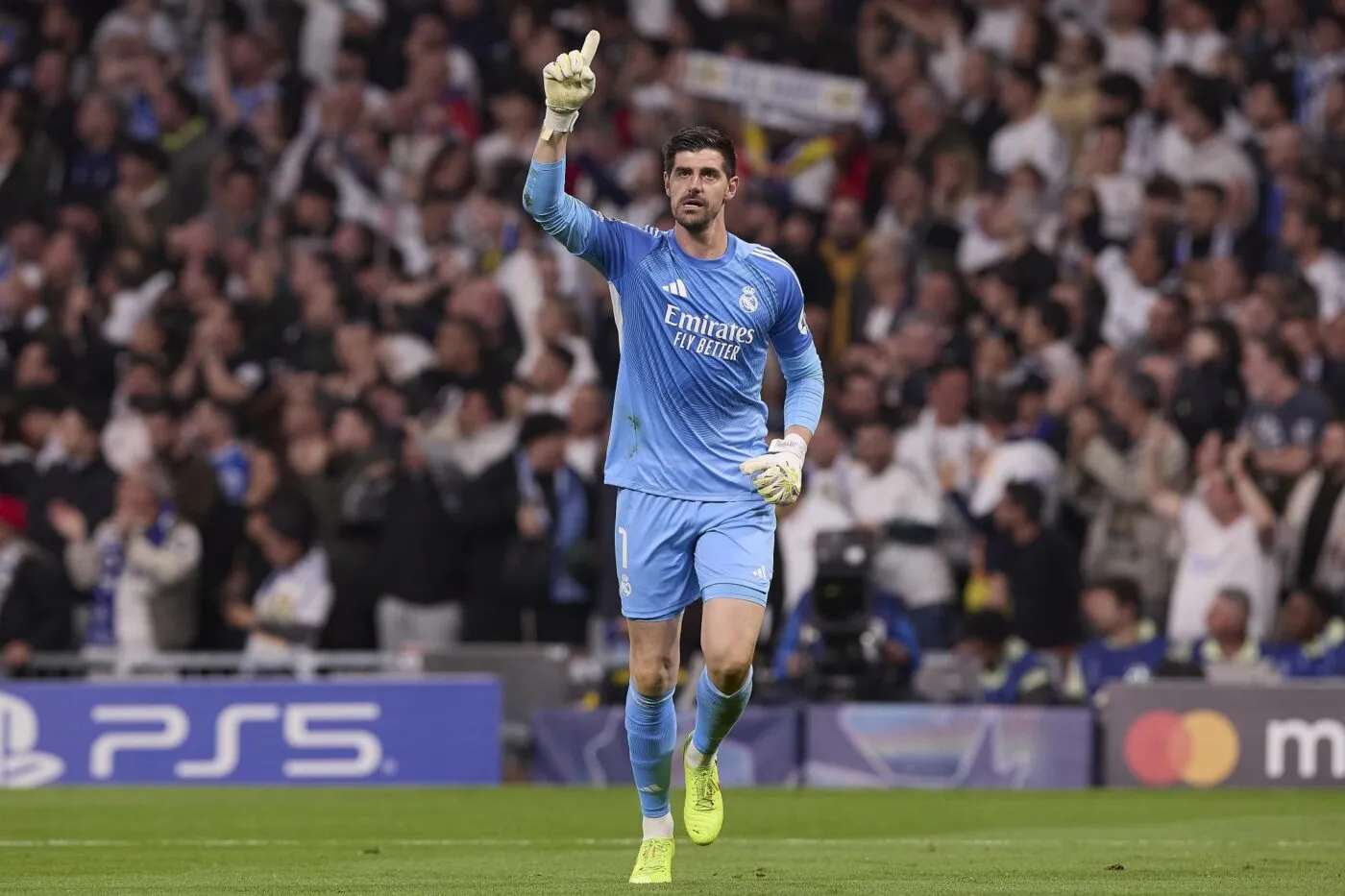 Courtois trouve l’ambiance autour du Real de plus en plus « toxique »