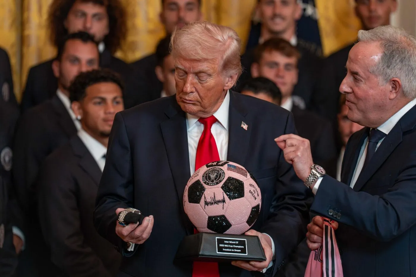 Trump conseille à l'Iran de ne pas venir au Mondial