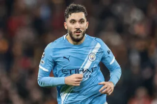 Rayan Cherki compare le ballon à son chat