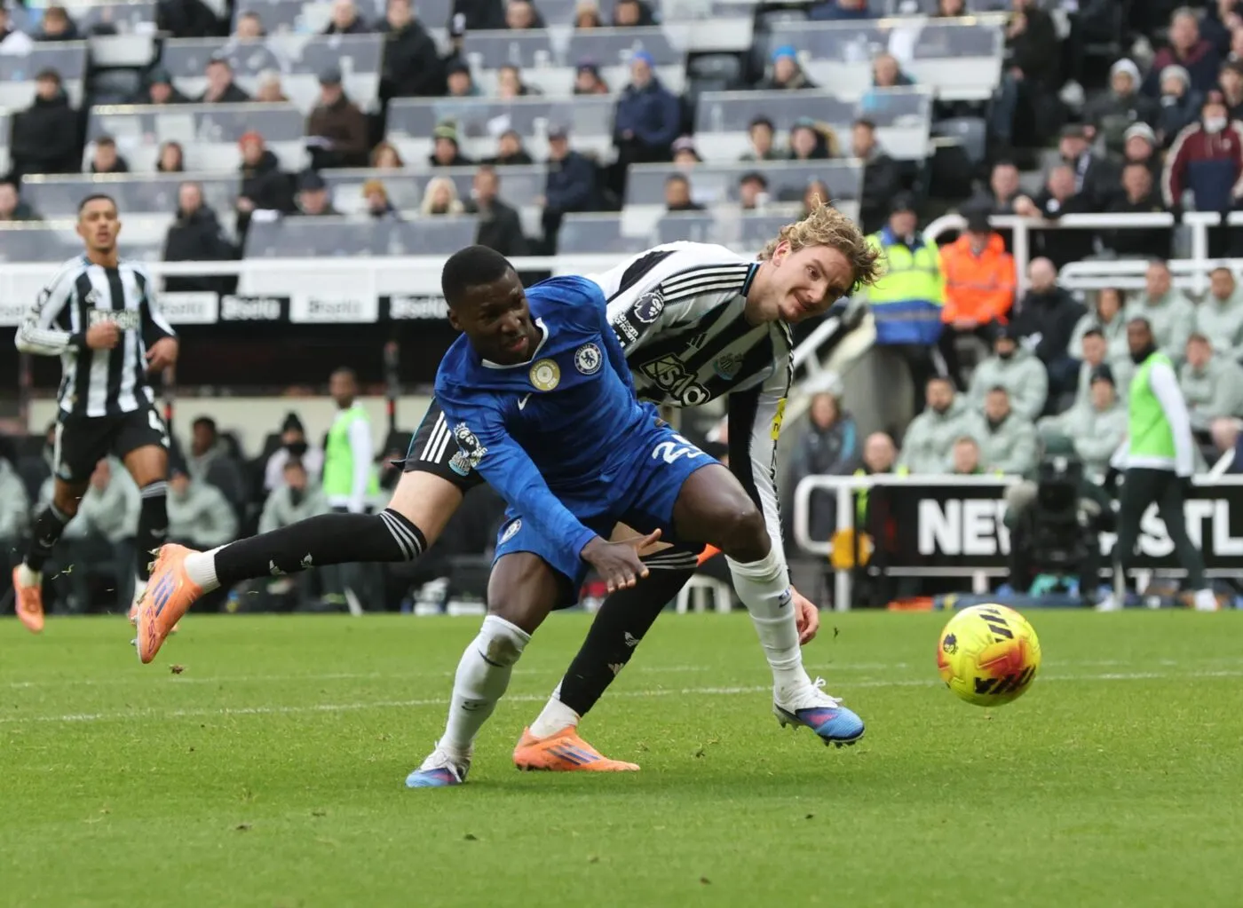 Chelsea battu par Newcastle avant de retrouver le PSG