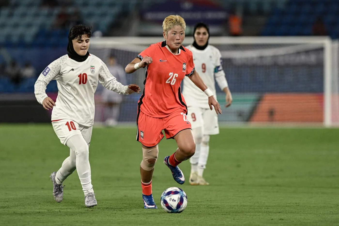 Les deux joueuses iraniennes encore réfugiées en Australie s&rsquo;entraînent avec un club local