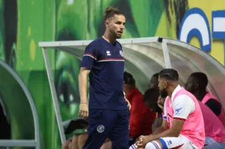 Sans victoire depuis novembre, un entraîneur prend la porte