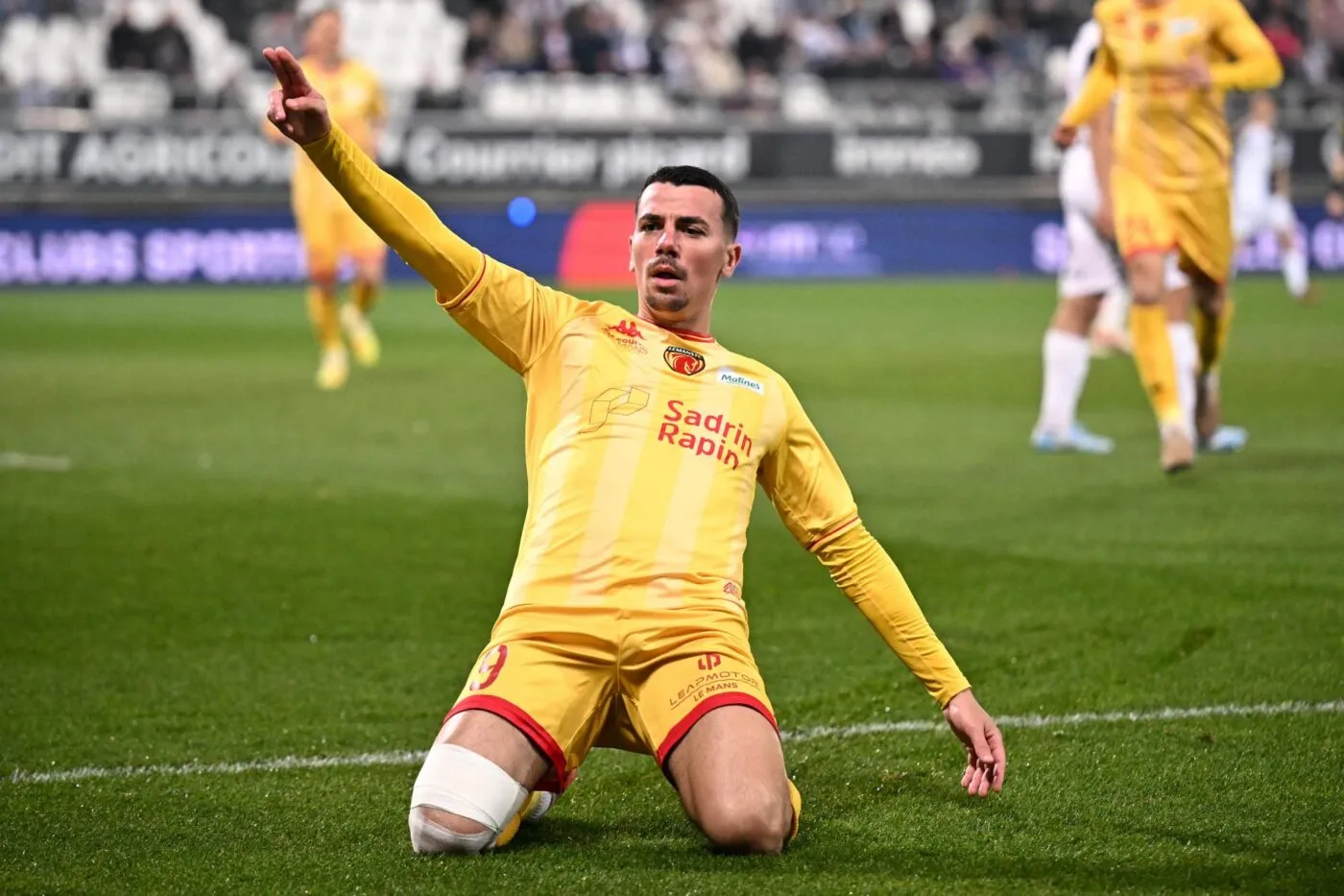 Ligue 2 : Le Mans surprend encore dans un match fou