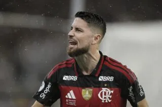 Jorginho fustige l'attitude d'une chanteuse