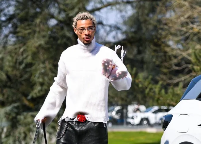 La dégaine folle d&rsquo;Ekitike pour son arrivée à Clairefontaine