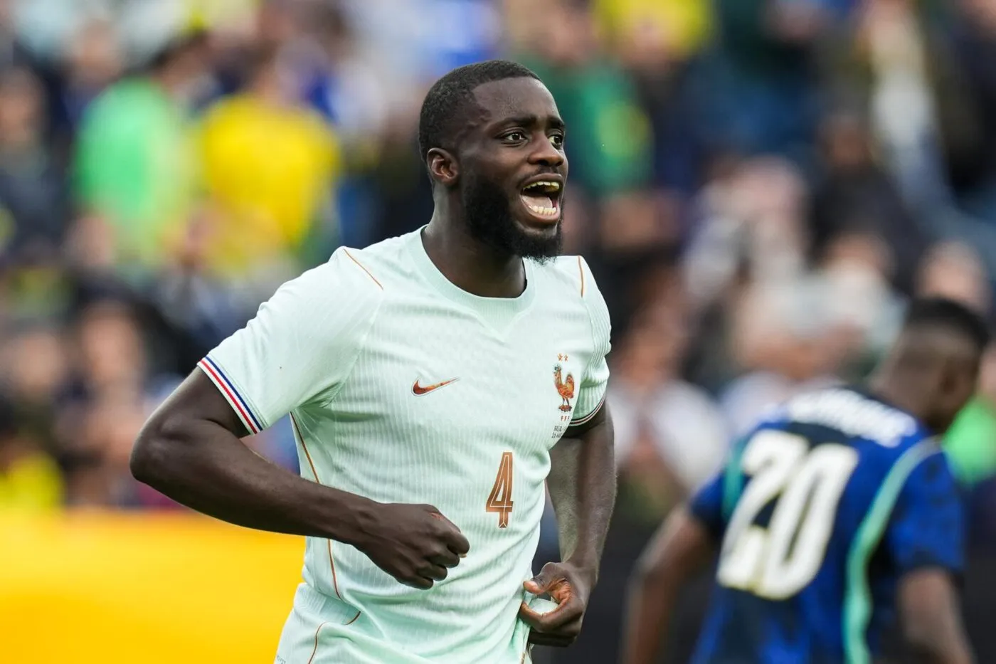 Un défenseur renvoyé à la maison après la victoire face au Brésil