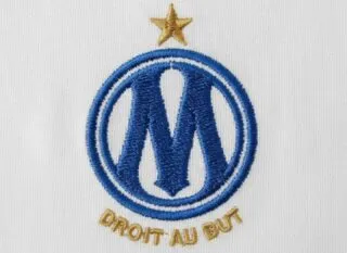 « On dirait un truc d'IA... » : le nouveau logo de l'OM divise les supporters