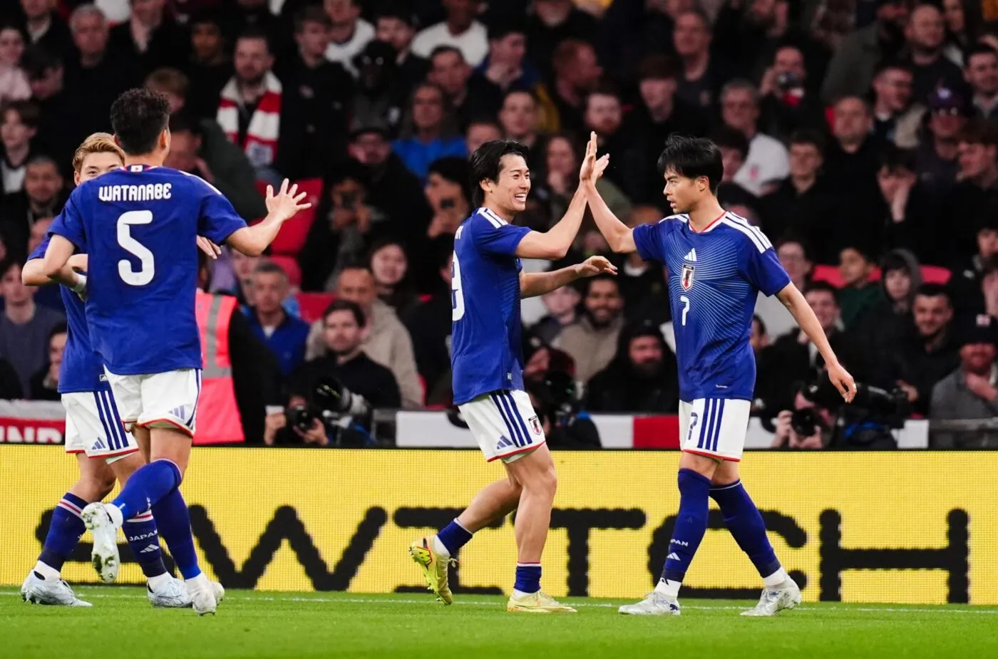 Le Japon surprend l’Angleterre chez elle