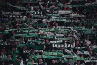 62 associations de supporters dénoncent les projets de dissolution