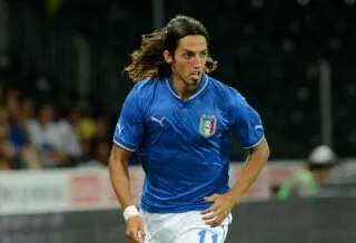 Un international italien maîtrise un incendie