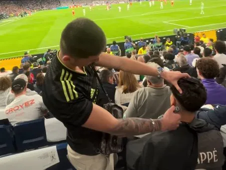 Un influenceur fait une coupe de cheveux au Bernabéu