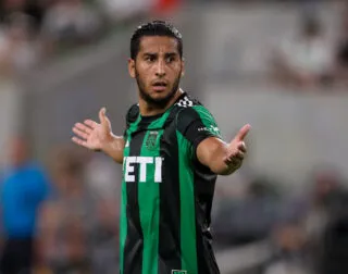 En Copa Libertadores, un joueur expulsé après avoir envoyé une touche dans la tête d'un adversaire