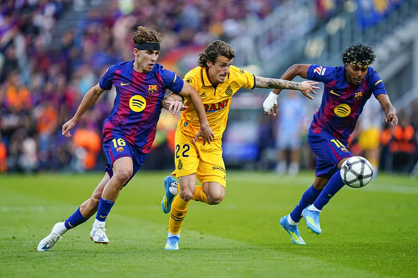 Vainqueur du derby de Barcelone, le Barça se rapproche du sacre en Liga