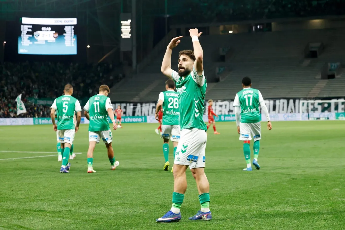 Saint-Étienne met la pression sur Troyes après sa victoire face à Dunkerque
