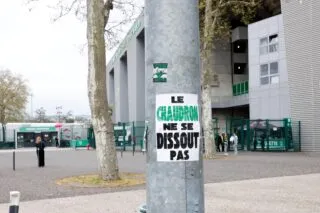 Les joueurs de Saint-Étienne apportent leur soutien aux groupes de supporters