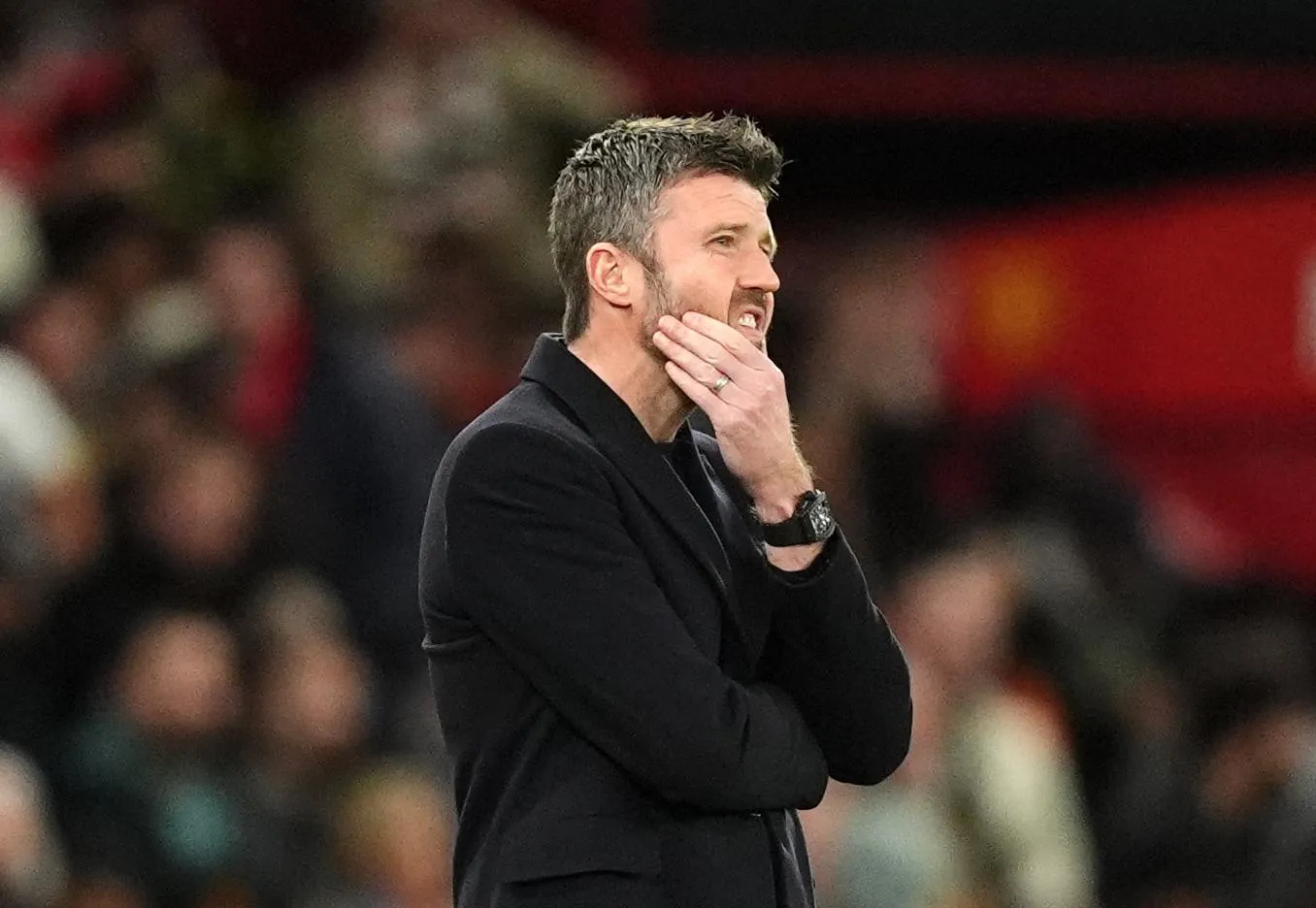 Michael Carrick trouve le rouge de Manchester United tiré par les cheveux