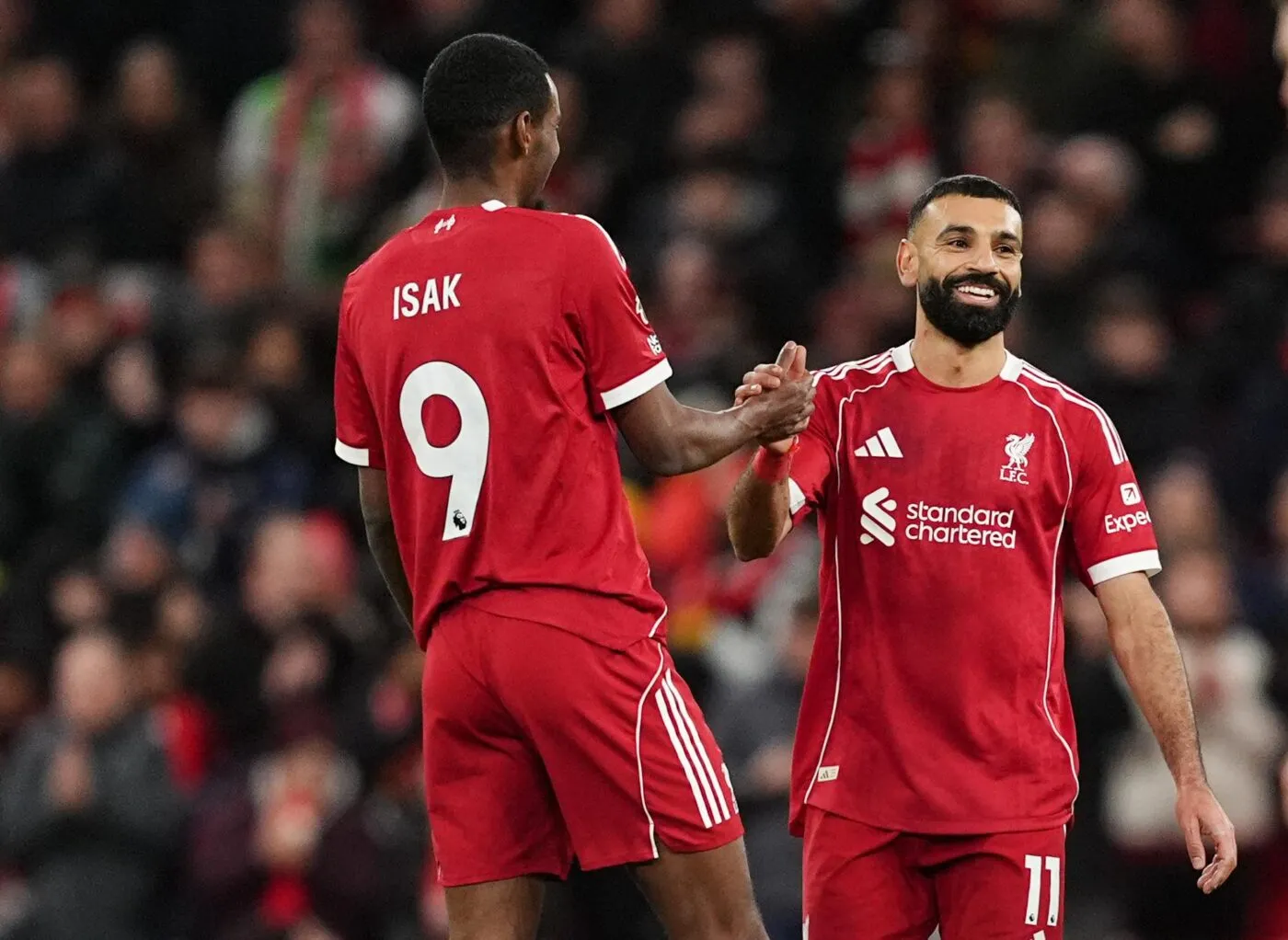 Slot envoie ENCORE Salah sur le banc