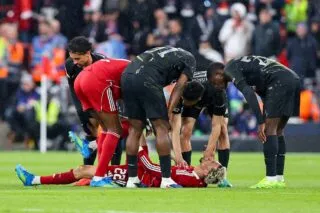 Fin de saison pour Hugo Ekitiké ?