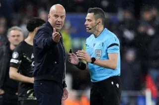 Tiens, Liverpool peste aussi contre l’arbitrage