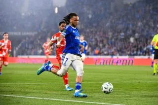 Le terrible coup de coude subi par Diego Moreira