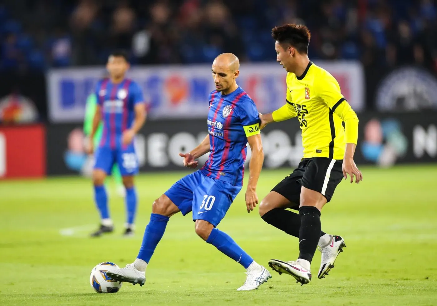 Bicyclette, KO, coup aux brancardiers, c&rsquo;est parti en live en Ligue des champions AFC