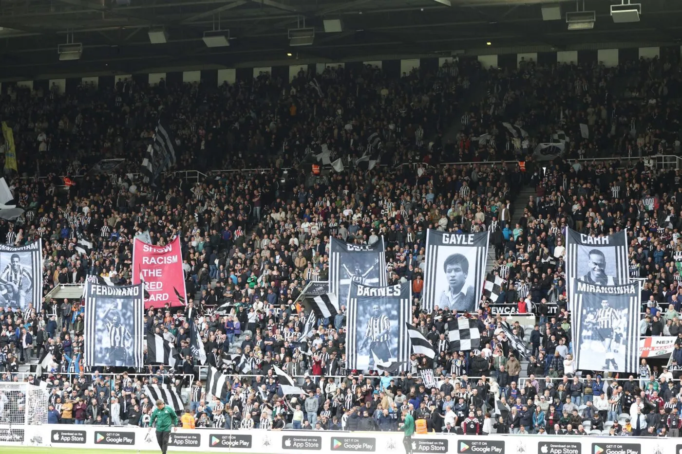 Les fans de Newcastle envoient un message fort contre le racisme
