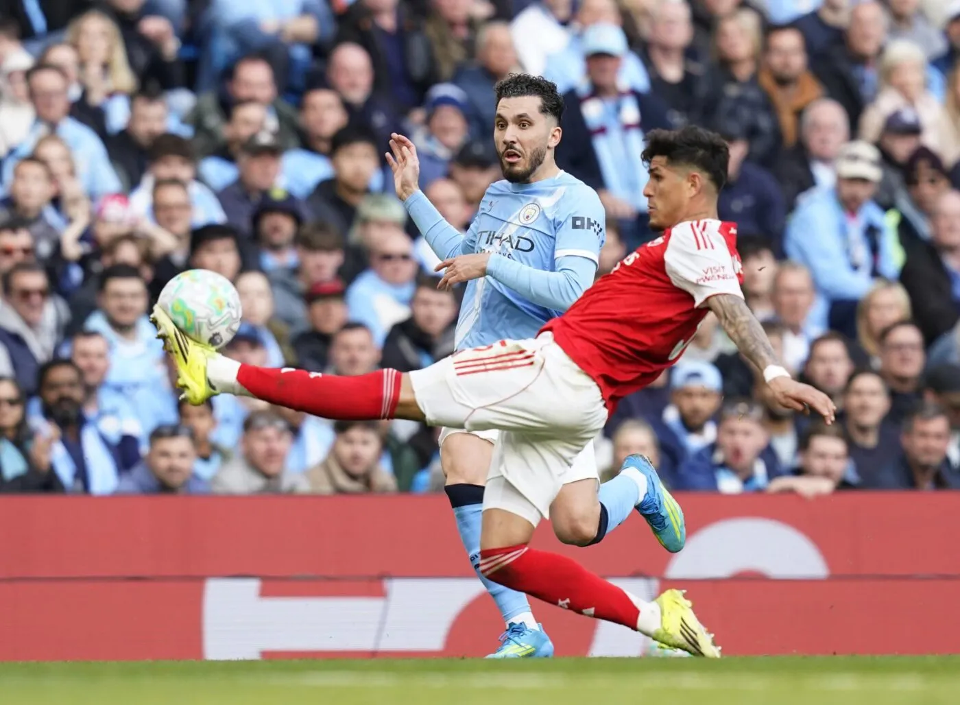 Manchester City tape Arsenal et relance le suspense