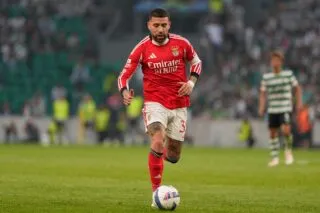 En Europe, il reste deux clubs invaincus dans leurs championnats