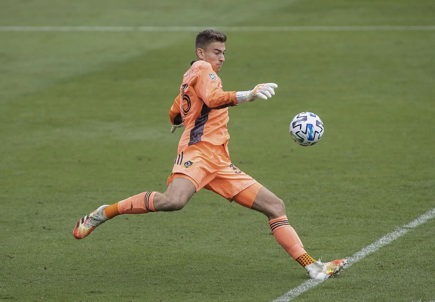 La terrible blessure de Jonathan Klinsmann en Serie B