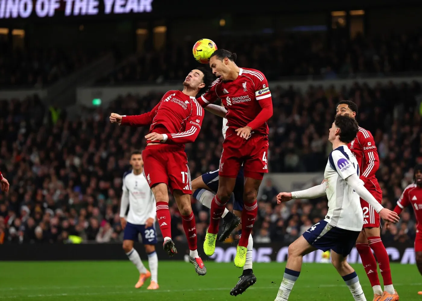Santé mentale : des chercheurs appellent à revoir la conception des ballons pour les rendre moins dangereux
