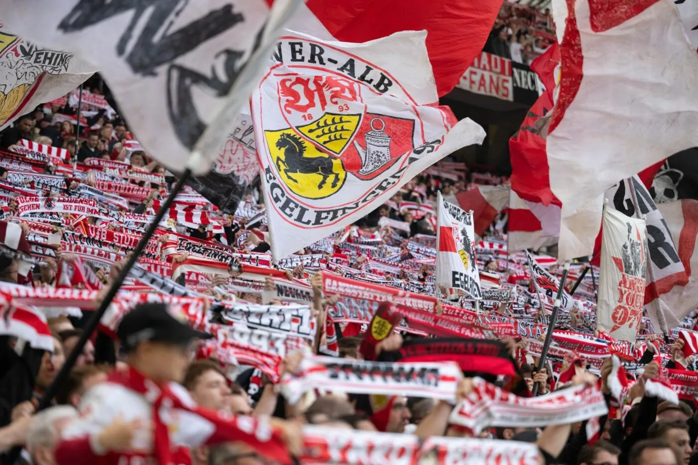 Environ 500 ultras de Stuttgart arrêtés à Munich avant le match contre le Bayern