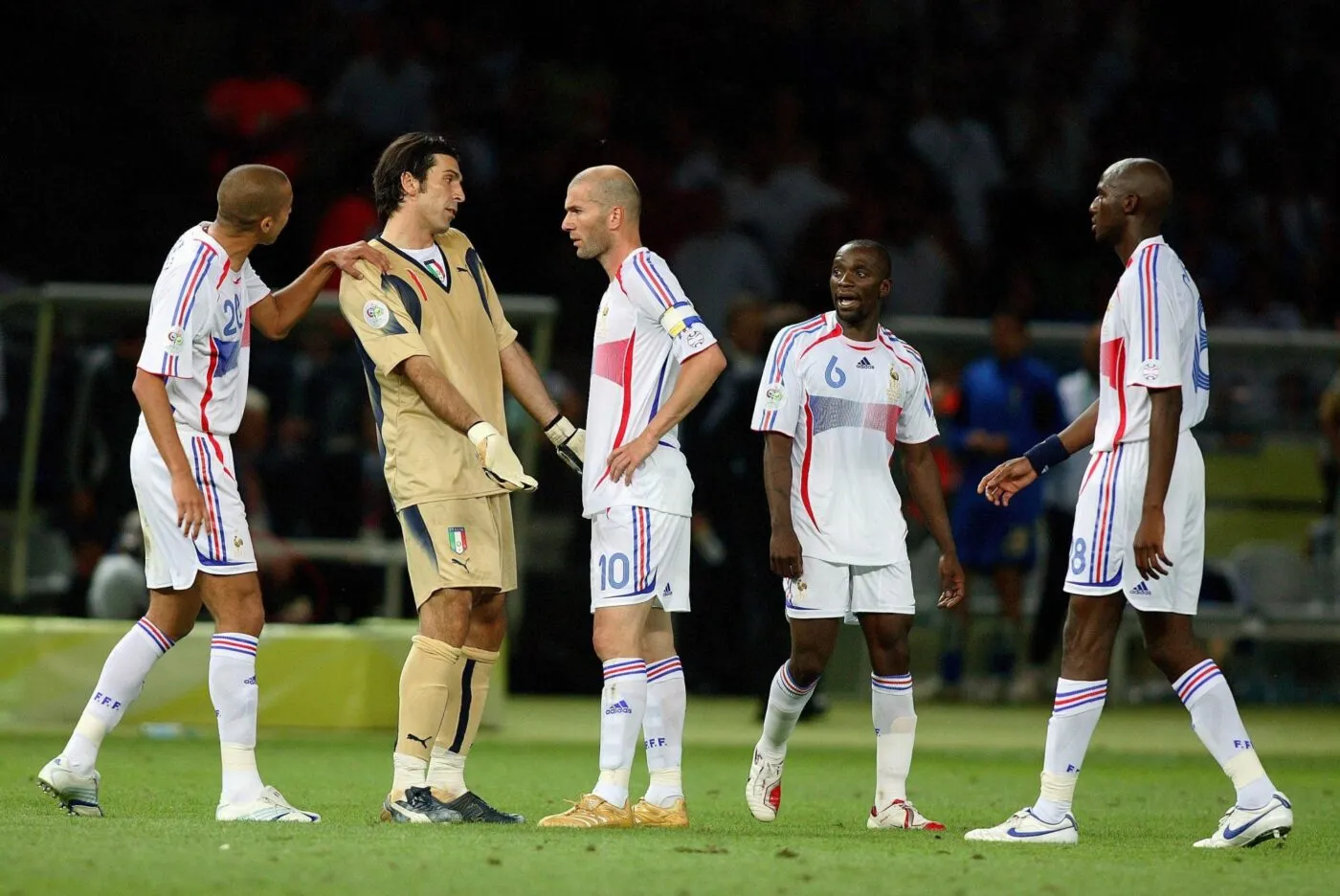 Le rôle joué par Buffon après le coup de boule de Zizou en 2006