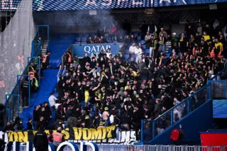 Tensions autour d'une banderole des ultras nantais au Parc des Princes