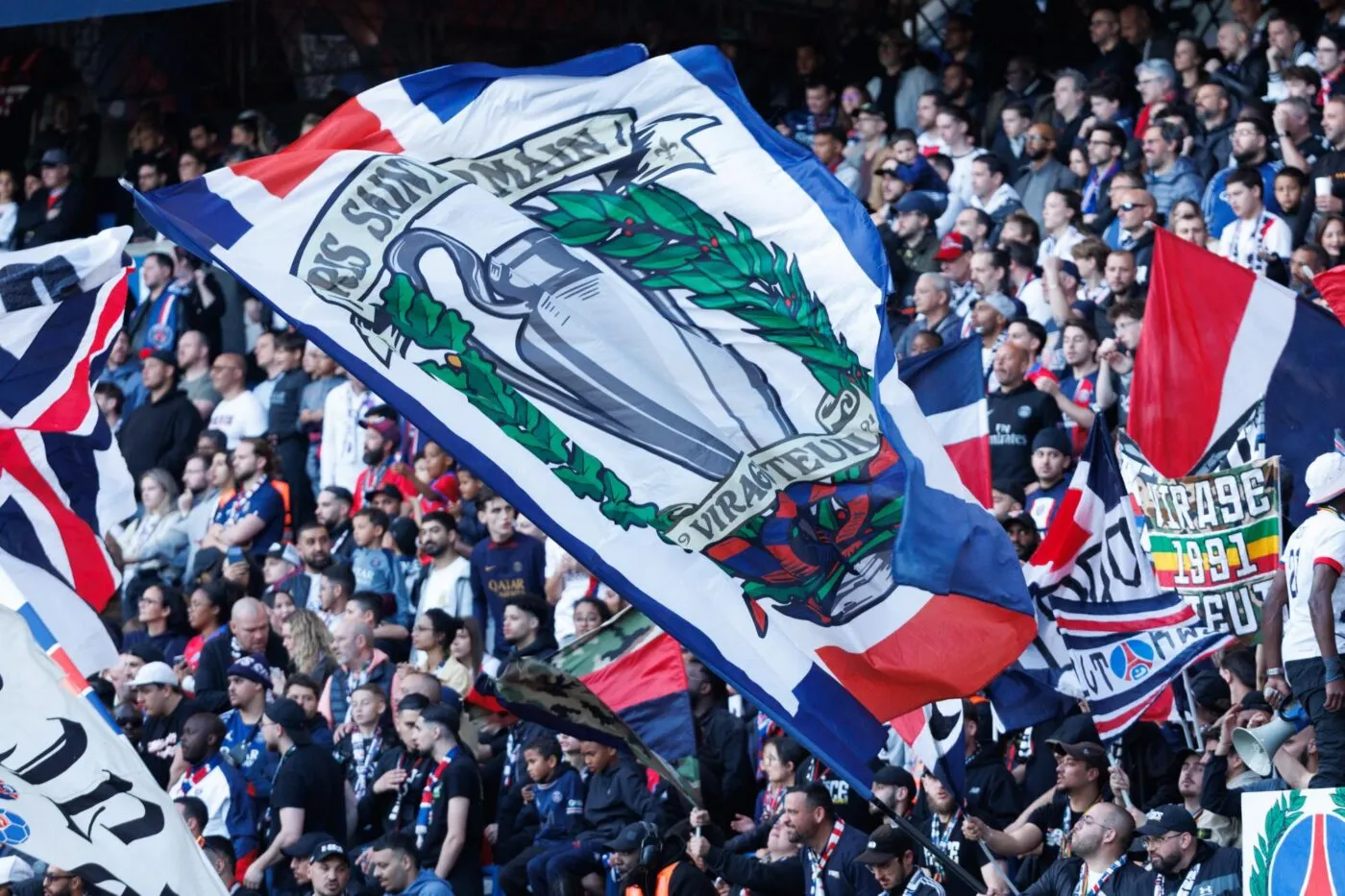 Bagarre entre supporters parisiens sur la route d’Angers ?