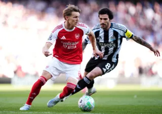 Sans éclat, Arsenal repasse leader de Premier League