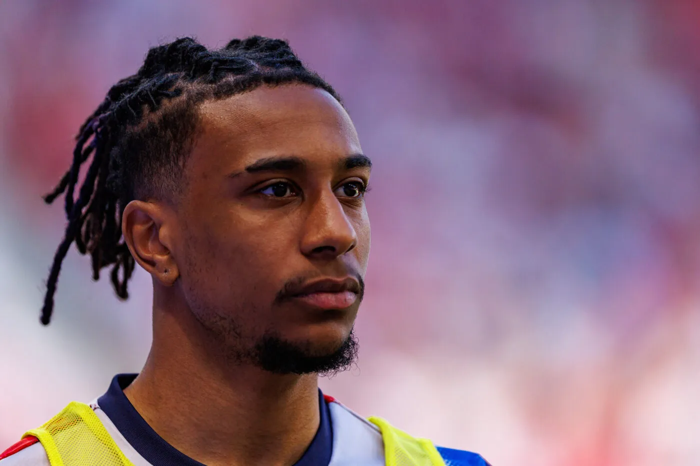 Le drôle de doigt d’honneur d’Olise à Musiala